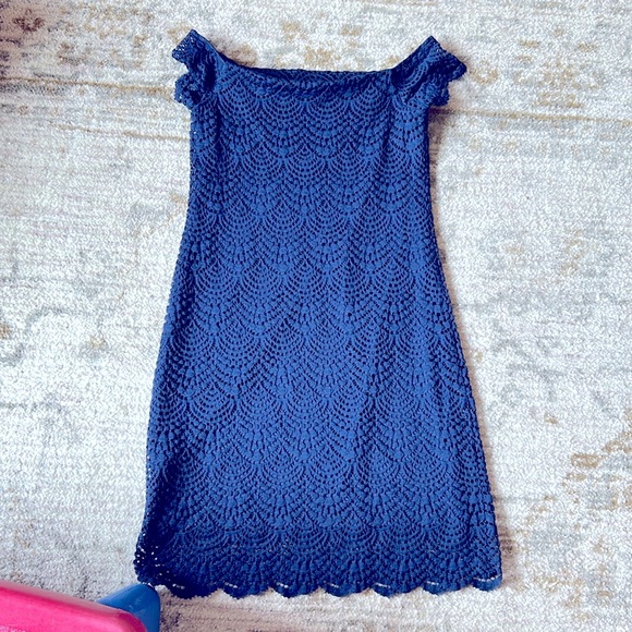 Lilly Pulitzer Jade Dress In True Navy Scalloped Shell Lace Size S Off Shoulder - Picture 3 of 5